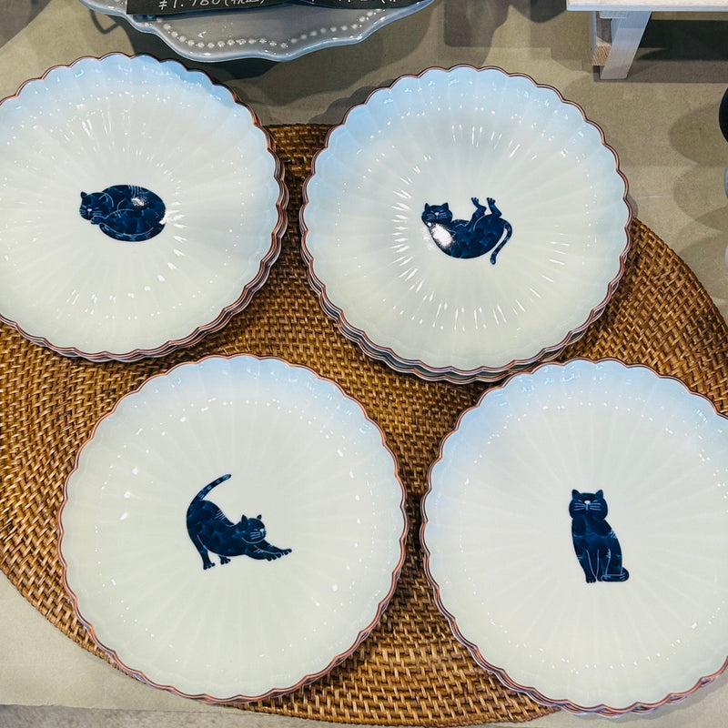 【長崎】波佐見焼　西海陶器　呉須猫　菊割5.5寸皿